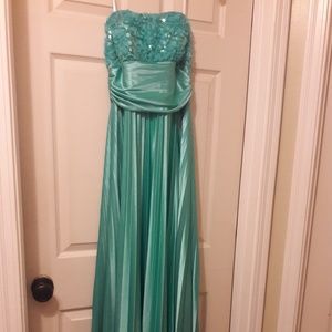 Prom / homecoming dress